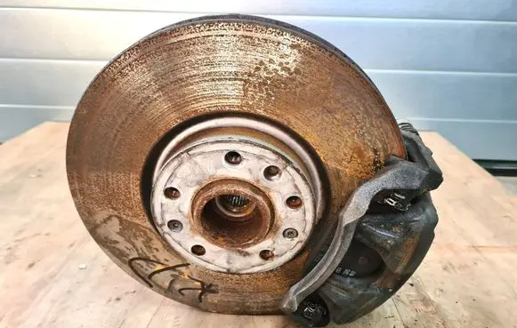Opel Astra L Front wheel hub 9825606680
