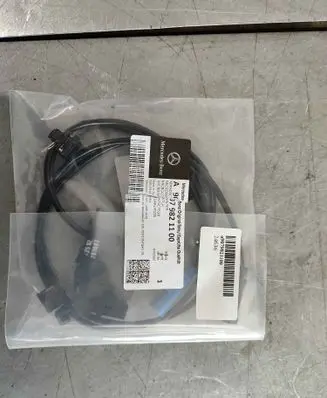 Mercedes-Benz Sprinter W907 W910 Engine bonnet/hood lock release cable A9079821100