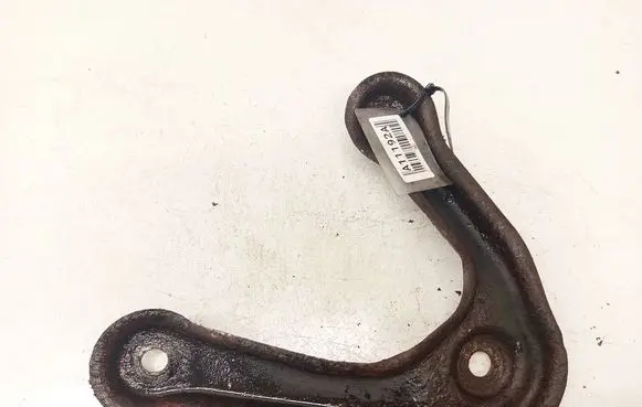 Mitsubishi Grandis Engine mounting bracket 