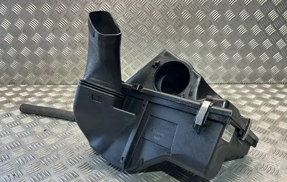 BMW X1 E84 Air filter box 8512599