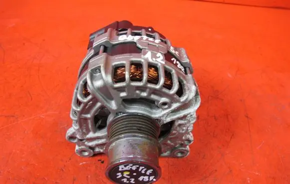 Volkswagen Beetle A5 Generator/alternator 04C903023T