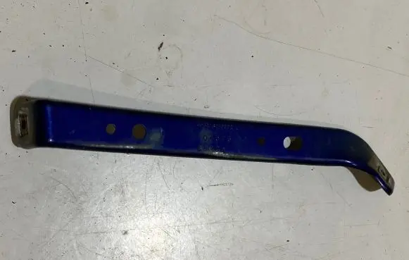 Ford Mustang VI Fender mounting bracket FR3B16C199BC