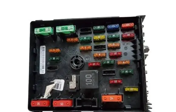 Audi Q3 8U Fuse module 3C0937125A 1K0937132F 63580602