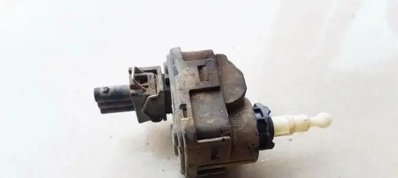 Volkswagen Golf III Headlight level adjustment motor 1H0941295C