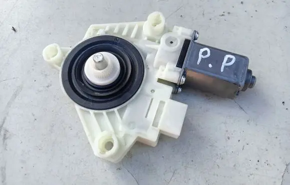 Mercedes-Benz E W213 Front door window regulator motor A2139069501