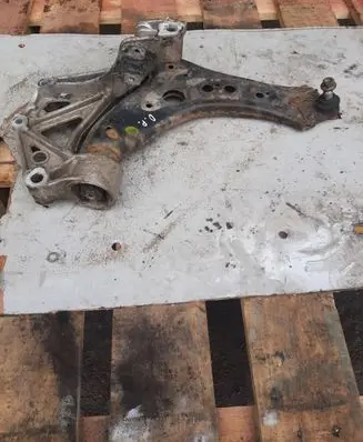 Volkswagen Polo IV 9N3 Front lower control arm/wishbone