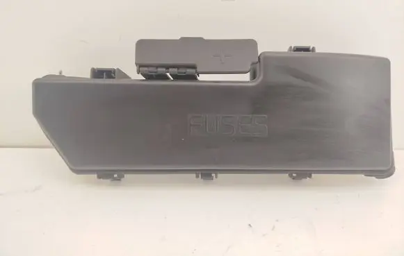 Volvo S80 Fuse box cover 9494211 GG2DGF101