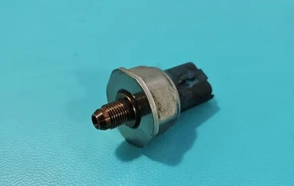 Nissan Pulsar Fuel pressure sensor 166380176R IMPRK1589663