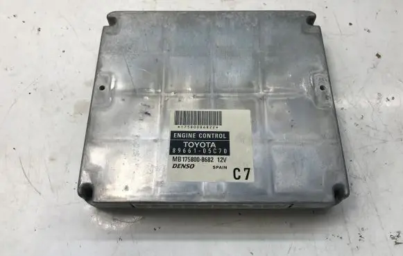 Toyota Avensis T250 Engine control unit/module MB1758008682 8966105C70