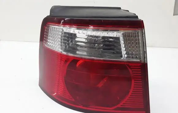 KIA Carens I Rear/tail lights