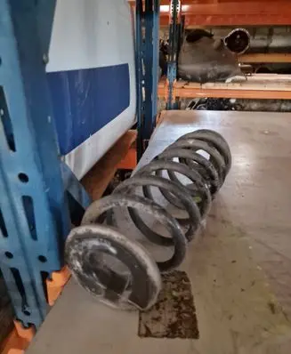 Volkswagen PASSAT B7 Rear coil spring