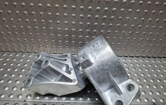 Fiat Doblo Engine mount bracket S27649732 517991100