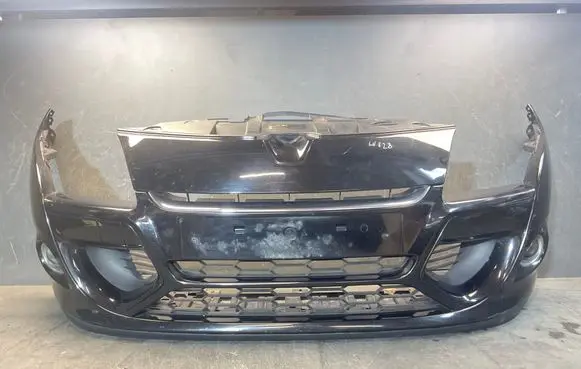 Renault Megane III Front bumper 620228999R 620367065