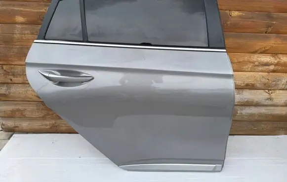 Hyundai Ioniq Rear door 