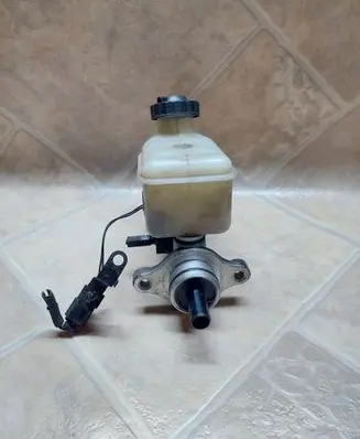 KIA Sorento Master brake cylinder