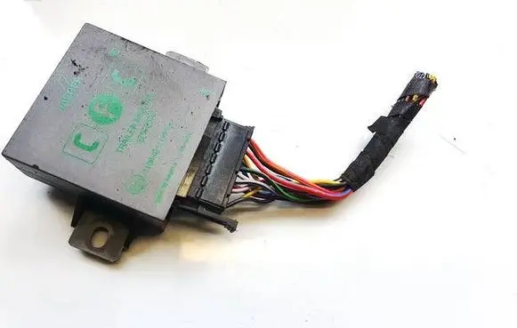 Skoda Octavia Mk2 (1Z) Other control units/modules 52502508 10r-02114903