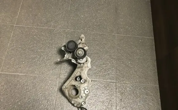 Volkswagen Transporter - Caravelle T5 Generator/alternator bracket 03L903143 03L903143C
