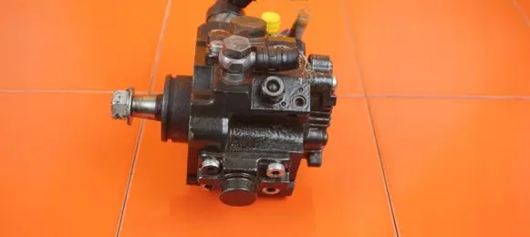 Audi Q7 4L Fuel injection high pressure pump 059130755S BUG