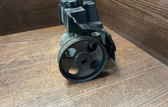 Peugeot Partner Power steering pump 9638668180 9644878380
