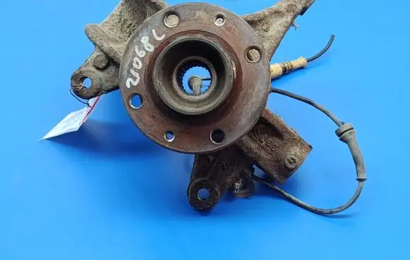 Front wheel hub spindle knuckle