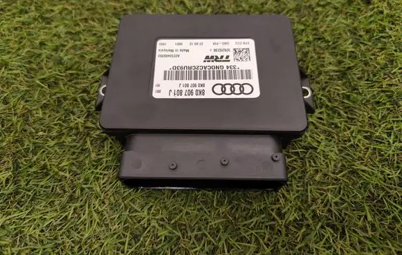 Audi A5 Sportback 8TA Hand brake control module 8K0907801J 32620230 A2C53406353