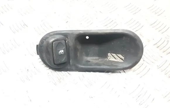 Volkswagen Polo III 6N 6N2 6NF Electric window control switch 03035106 0632060701