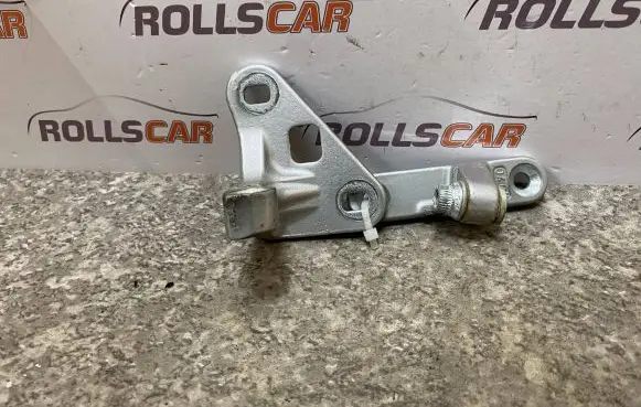 Mercedes-Benz E W211 Front door upper hinge