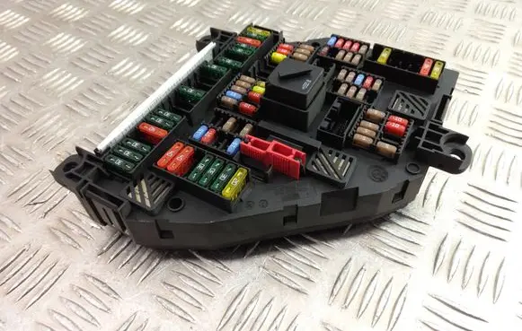 BMW 5 F10 F11 Fuse module 9264923