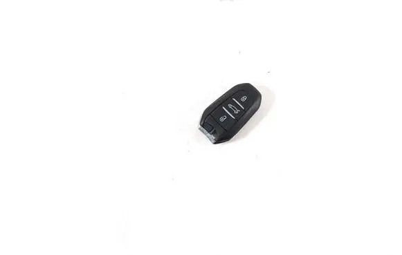 Opel Astra L Ignition key/card 