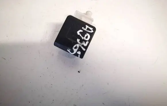 Toyota Yaris Engine bonnet (hood) release handle
