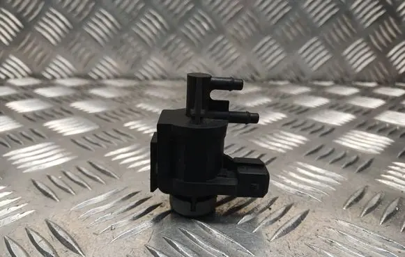 Audi A4 S4 B6 8E 8H Turbo solenoid valve 1J0906283A