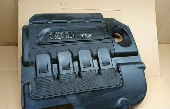 Audi A3 S3 8V Engine cover (trim) 04L103925L 4012590E PA6GF10MD20