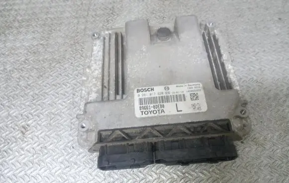 Toyota Yaris Engine control unit/module 0281017820 896610DE80