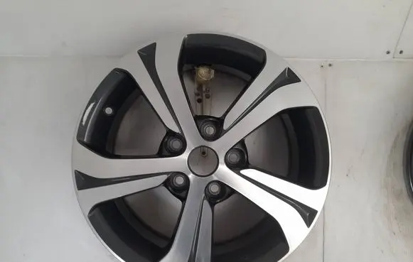 Nissan Pulsar R16 alloy rim 32L3A