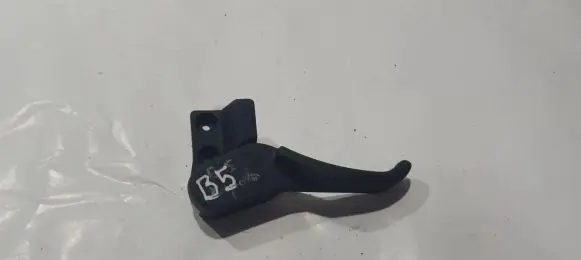 Volkswagen PASSAT B5 Engine bonnet (hood) release handle 3b1823533