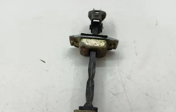 Honda CR-V Rear door check strap stopper