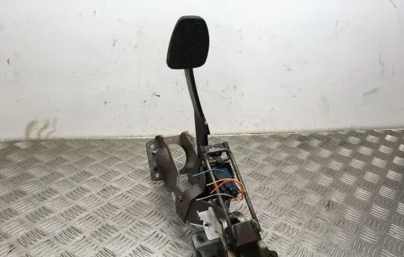 Subaru Forester SG Brake pedal 40303