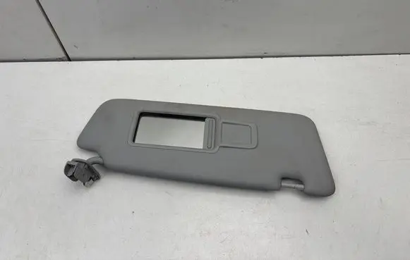 Sun visor