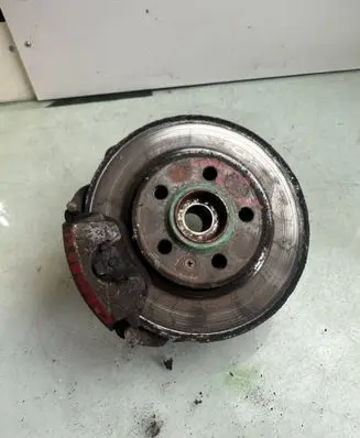 Seat Cordoba (6L) Front wheel hub spindle knuckle 543