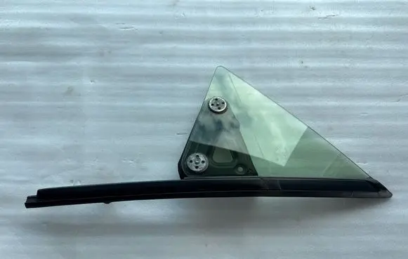 Toyota GT 86 Front vent window/glass (coupe) SU003G0011
