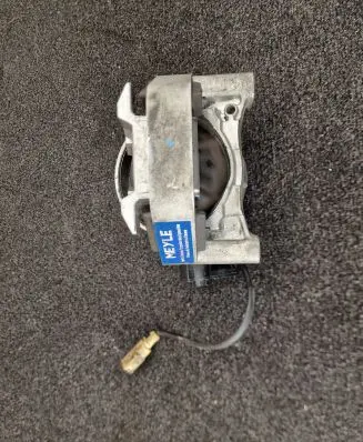 Audi A8 S8 D4 4H Engine mount bracket