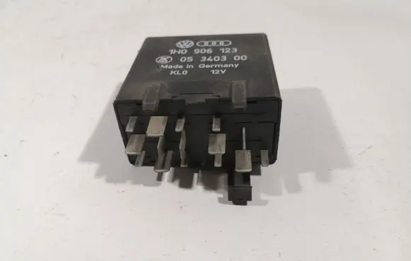 Volkswagen Golf III Other relay 1H0906123 05340300