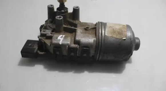 Volkswagen Bora Wiper motor 0390241531