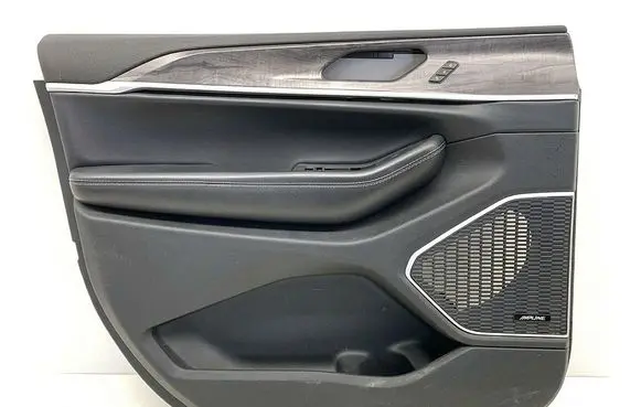 Jeep Grand Cherokee WL Front door card panel trim