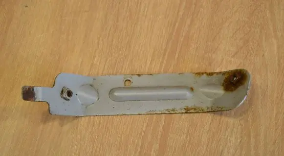 Jaguar XF X250 Fender mounting bracket