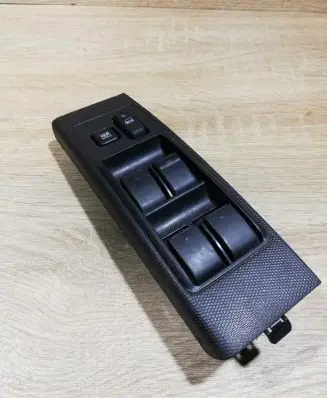 Toyota Corolla Verso AR10 Electric window control switch 848200f010