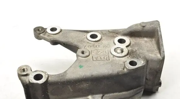 Citroen C4 Grand Picasso Engine mounting bracket 