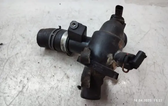 Mercedes-Benz C W205 Thermostat housing 