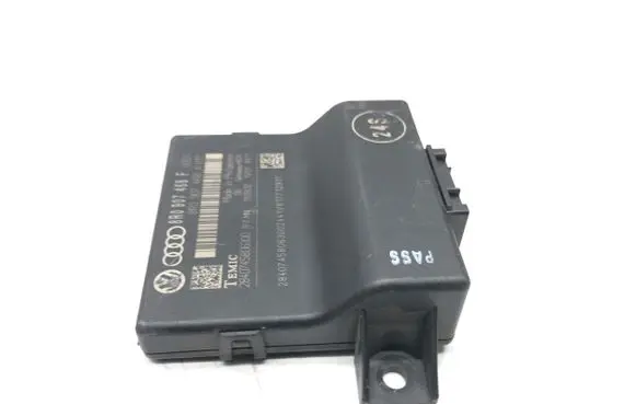 Audi A4 S4 B8 8K Gateway control module 8R0907468F 8R0907468A 745806300