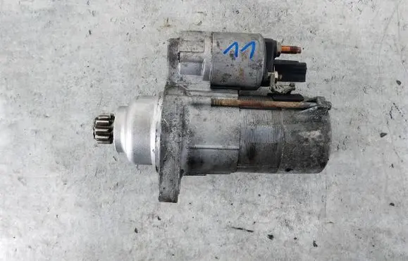 Volkswagen Touran I Starter motor 